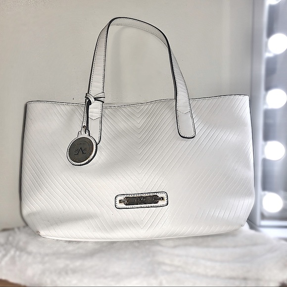 Versace 19.69 Handbags - Versace 19.69 White Shoulder Bag𖤓